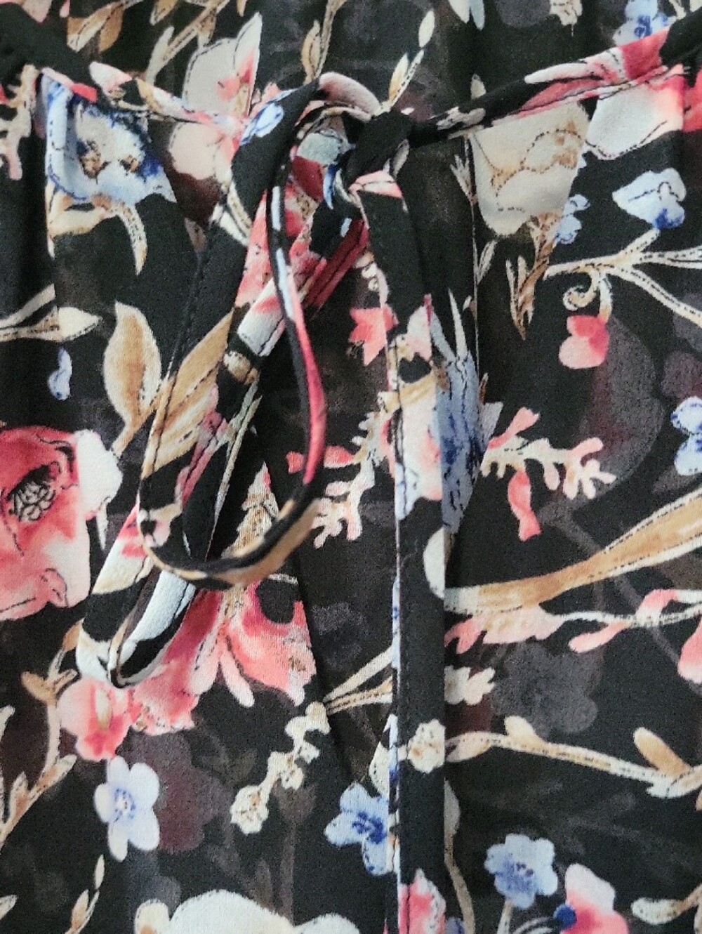 White House Black Market Black Floral Tie-Neck Blouse - Picture 4 of 8